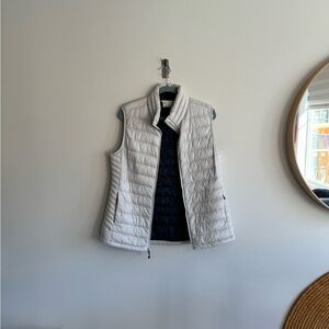 Wind river large women gray puffer vest….